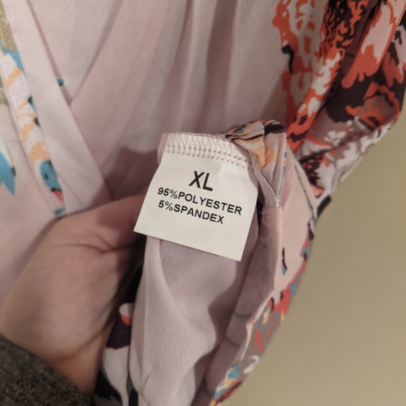 Pink floral blouse size XL - Picture 5 of 5